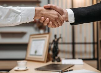 Zmęczony prawniczym chaosem? Tu pojawia się LexTool – narzędzie AI dla prawników narzędzie AI dla prawników